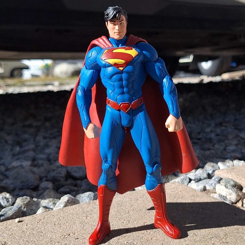 DC Comics Superman Collectible Action Figure - Blue and Red - Picture 6 of 12